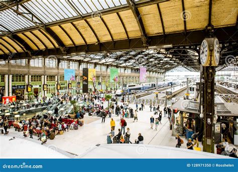 Hall of the Paris Gare De Lyon Train Station Editorial Image - Image of ...