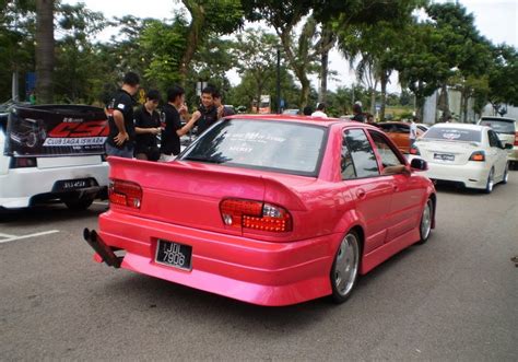 Gejebe: Proton Wira Sedan Modified