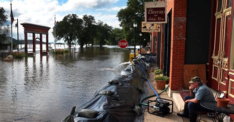 Flooding on Mississippi causes ship schedule changes