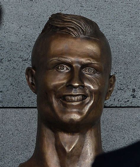 Cristiano Ronaldo Was Honored With A Statue And OMG It's Nightmare Fuel ...