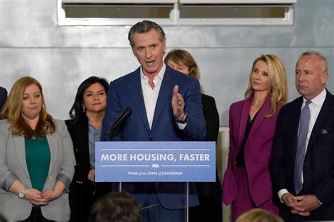 Will Newsom confront California’s structural budget problems or leave ...