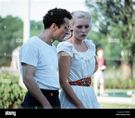 Robert de Niro, Cathy Moriarty / Raging Bull 1980 directed by Martin Scorsese Stock Photo - Alamy