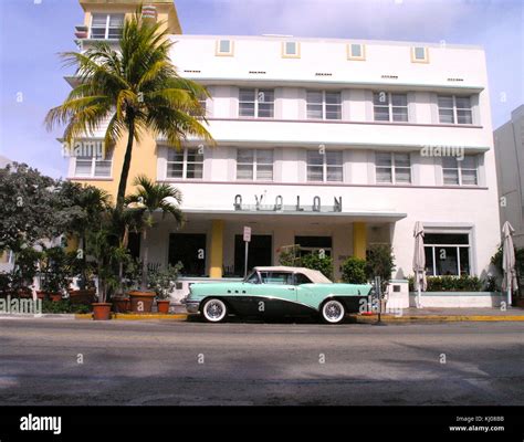 Avalon hotel Miami Beach Stock Photo - Alamy