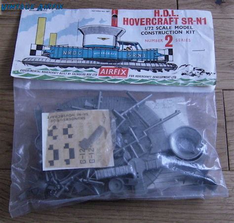 H.D.L. "Hovercraft" SR-N1 - Vintage Airfix