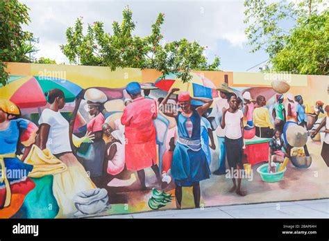 Little haiti mural florida hi-res stock photography and images - Alamy