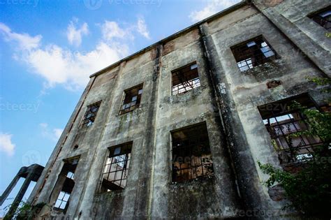 Abandoned building ruins 21747268 Stock Photo at Vecteezy