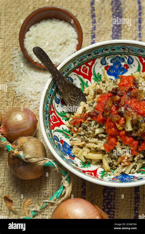 Koshari (Egyptian street food Stock Photo - Alamy