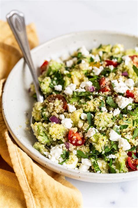 My Favorite Quinoa Salad {Quick & Easy} - Eating Bird Food