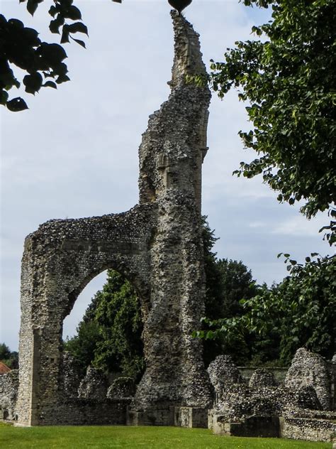 Thetford Priory - London Traveller