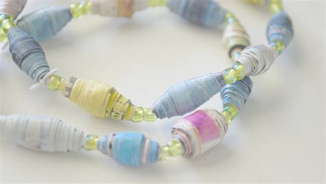 stellaire: Paper bead bracelet