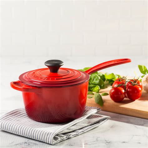 Signature Saucepan | Le Creuset® Official Site