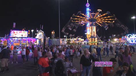 Nighttime rides at the State Fair of Virginia - YouTube