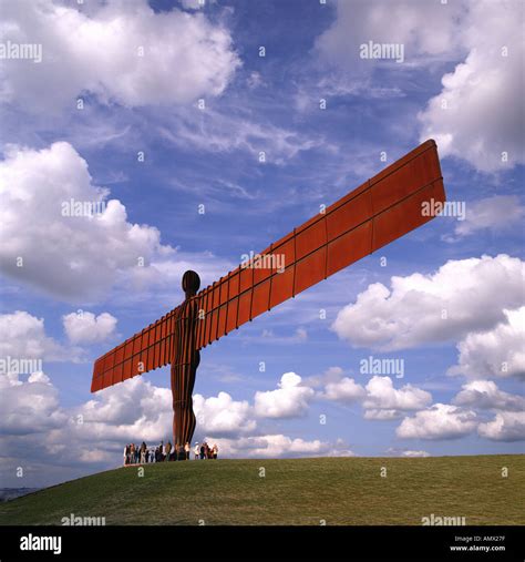 Angel north sculptor antony gormley hi-res stock photography and images ...