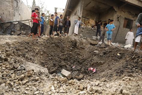 At least 80 killed following Saudi-led air strikes in Yemen - CSMonitor.com