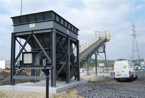 Bunker for storage and conveyance of dry bulk goods | N.M. Heilig