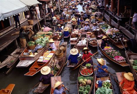 Bangkok's Floating Markets: 8 Markets for 8 Occasions