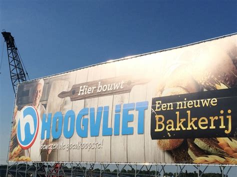 Hoogvliet breaks the first earth on their new bakery - TenBa BV, Bakkerij advies | Taxatie ...