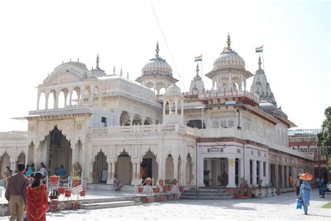 India - a Tourists paradise: Jain Temple in Lahore, Pakistan