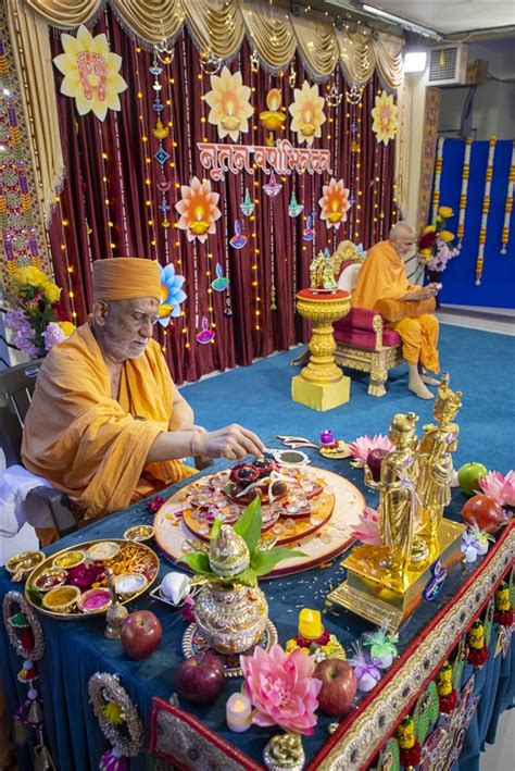 New Year Celebration with HH Mahant Swami Maharaj, Nenpur, India