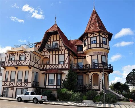 Reliquia, símbolo de Piriápolis. Hotel Colón. Departamento de Maldonado - Uruguay Foto ...