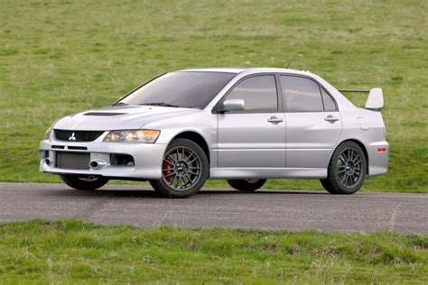 Mitsubishi Lancer Evolution 9 - цены, отзывы, характеристики Lancer Evolution 9 от Mitsubishi