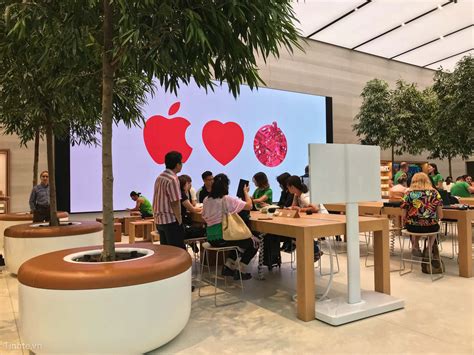 Hình ảnh Apple Store Orchard, Singapore: đẹp, xịn, đông, nhân viên mặc ...