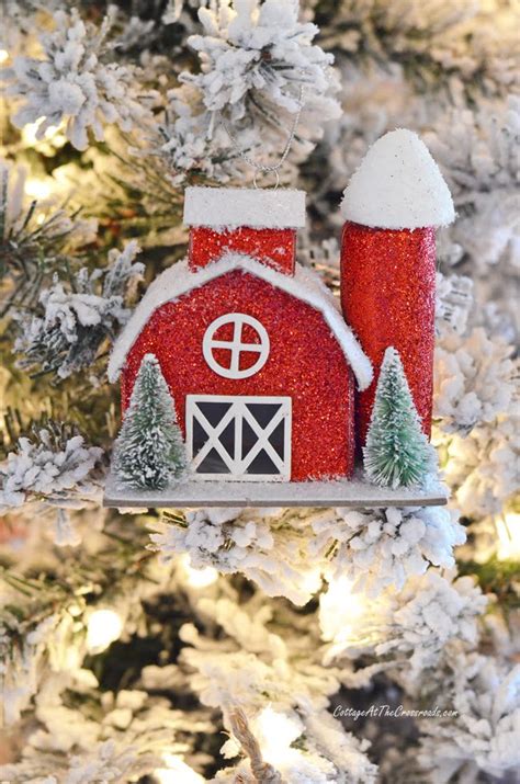 Red Barn Christmas Tablescape - Cottage at the Crossroads