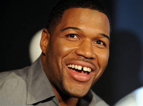 Michael Strahan explains why he never closed the gap in his teeth ...