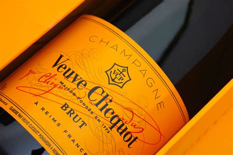 Veuve Clicquot Champagne – Latest Prices and Guide - TheSwissPub.com