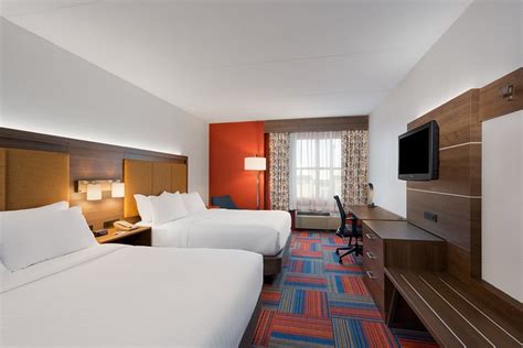 HOLIDAY INN EXPRESS CAMBRIDGE, AN IHG HOTEL $123 ($̶1̶4̶0̶) - Updated ...