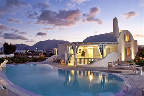 Santorini Family Villas / Villa holidays Santorini / Private Pools