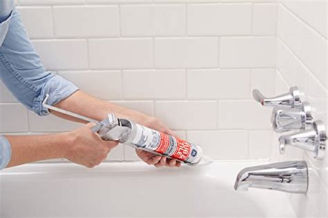 Bathtub and Shower Caulk - Best Types and How to Apply