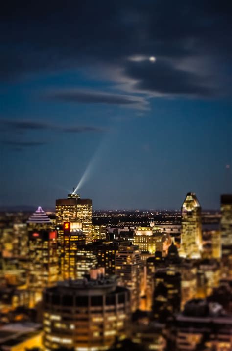 Photo du jour: Montreal skyline at night - Spacing Montreal