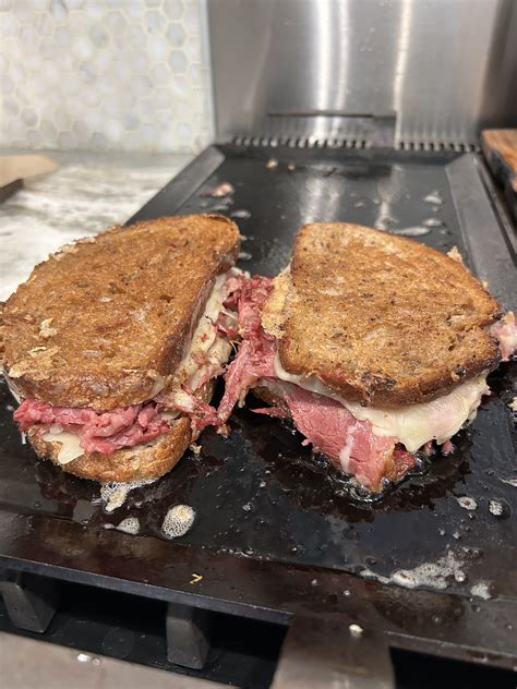 A Reuben Sandwich Recipe That Is Better Than Any Other - nocrumbsleft