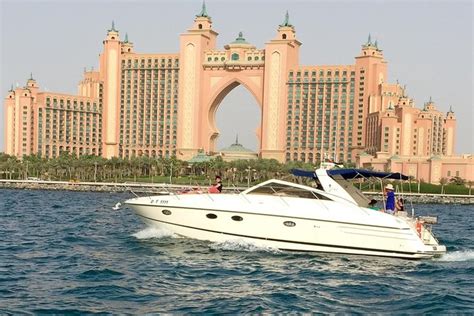 Private Luxury Everest Yacht Cruise From Dubai Marina: Triphobo