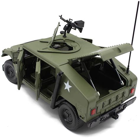 1:18 Military Armored Vehicle Alloy Diecast Model – TopToy