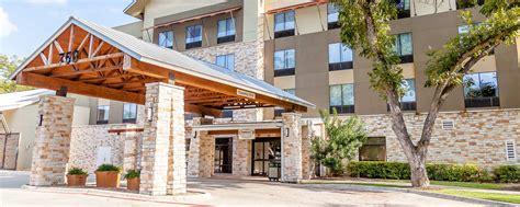 Downtown New Braunfels Hotels | Courtyard New Braunfels River Village