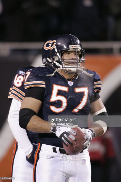 Olin Kreutz | Chicago bears football, Bears football, Football helmets