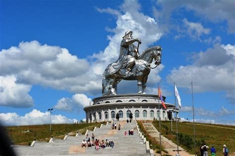 Genghis Khan Statue Complex > Equestrian statue of Genghis Khan