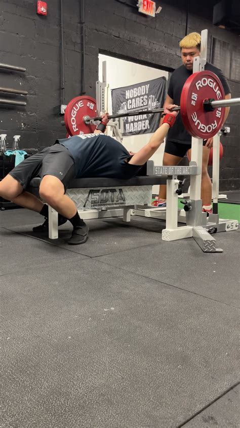 120kg/265lb Bench Press PR : r/strength_training