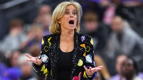 WATCH: LSU coach Kim Mulkey ejected after heated exchange with official