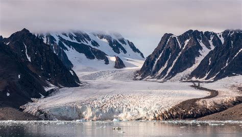 Almost 40 glaciers on Svalbard have woken up