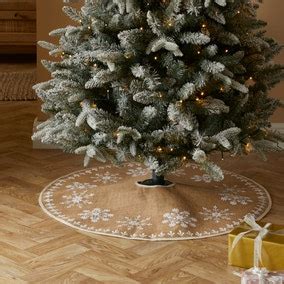 Christmas Trees - From Artificial To Pre-Lit Trees | Dunelm