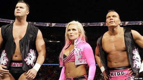 The Hart Dynasty Reunited Backstage During Raw (PHOTOS)