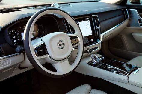 2022 Volvo S90 Interior Pictures