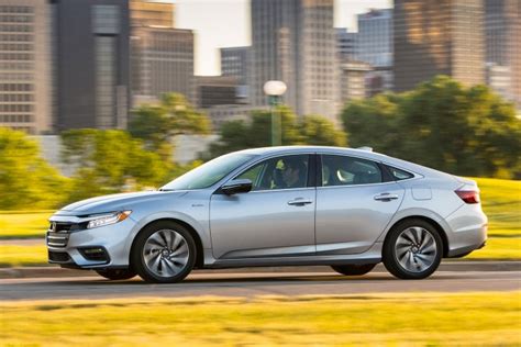 Best Hybrid Cars: Top-Rated Hybrids for 2019 | Edmunds