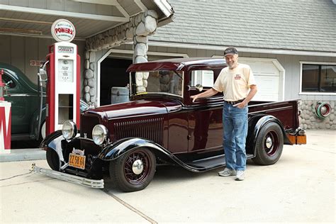 1932 Ford pickup is all hot rod