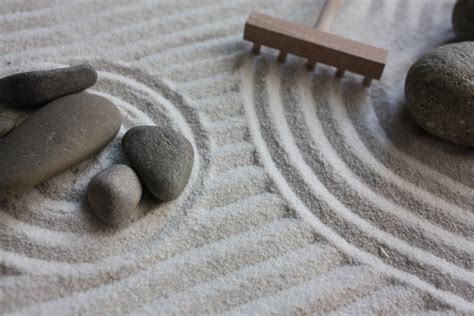 How to Make a Zen Garden - Rhythm of the Home