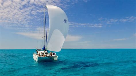 SAILING A CATAMARAN - Sailboats Show