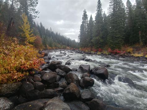 Payette River, Idaho Between Smiths Ferry and Banks [OC] 4160*3120 : r/EarthPorn